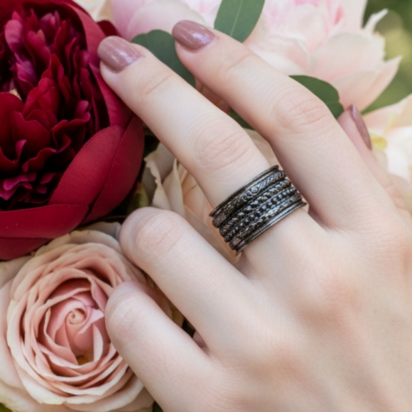 Jewelry - Costume Ring